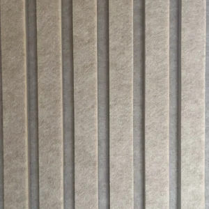 Photo d'un mur décoratif acoustique blanc.