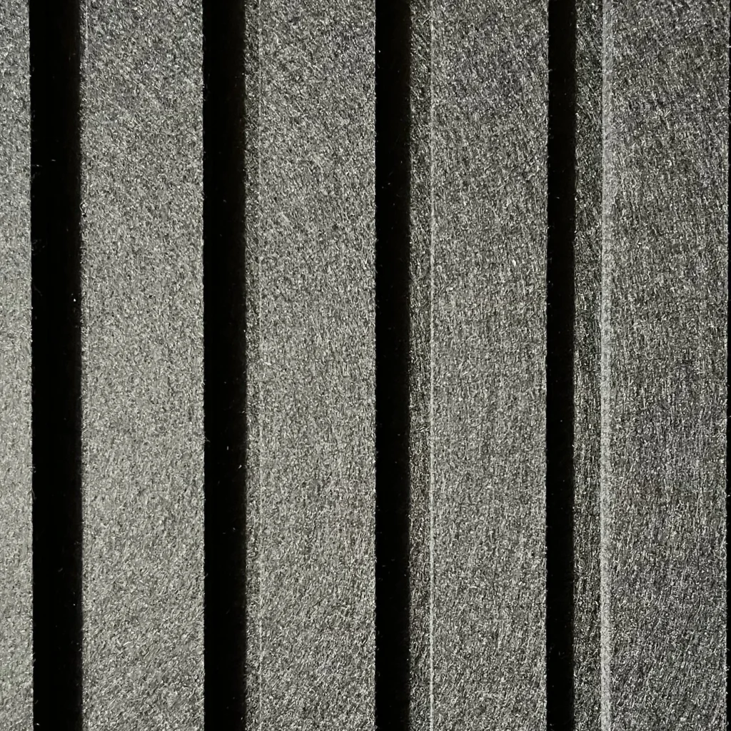 Photo d'un mur décoratif acoustique noir.
