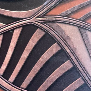 Photo d'un mur décoratif fleuri.